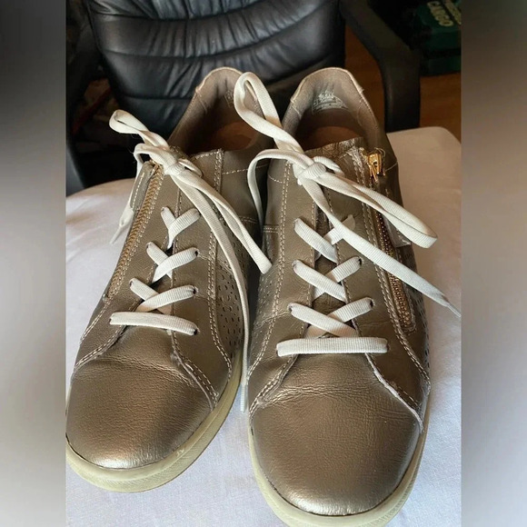 Earth Origins Etta Lace Up Side Zip Sneakers Women’s Size 10 Antique Gold - Picture 6 of 10